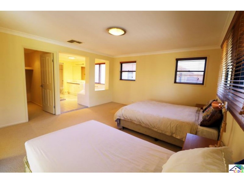 38 Riverside Terrace, Windaroo QLD 4207