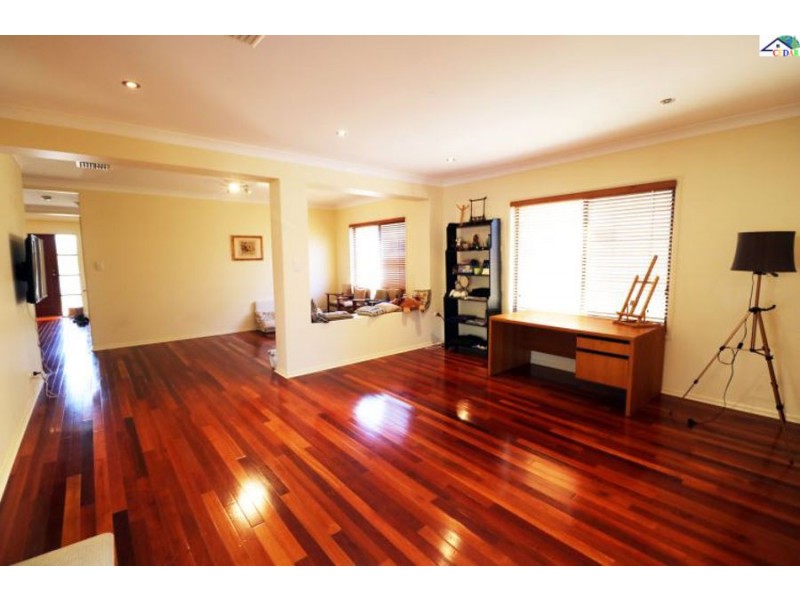 38 Riverside Terrace, Windaroo QLD 4207