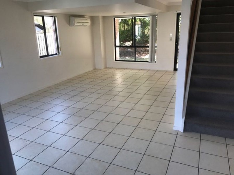 27/141 Pacific Pines Blvd, Pacific Pines QLD 4211