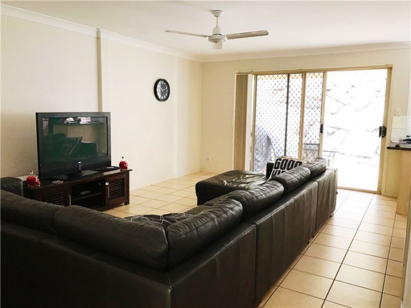 58/74 Universal St, Pacific Pines QLD 4211