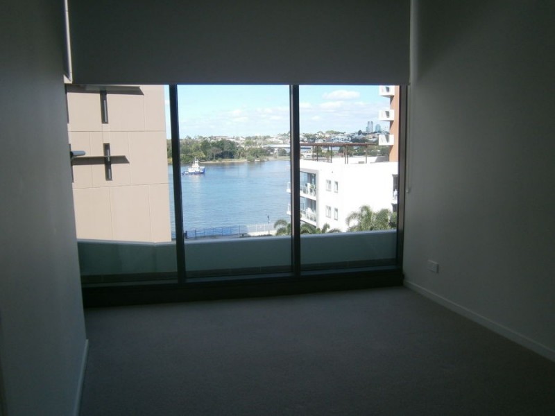 H-0008 Harbour Road, Hamilton QLD 4007