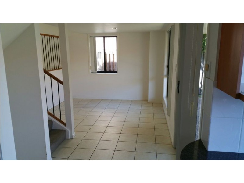 141 Pacific Pines Boulevard, Pacific Pines QLD 4211