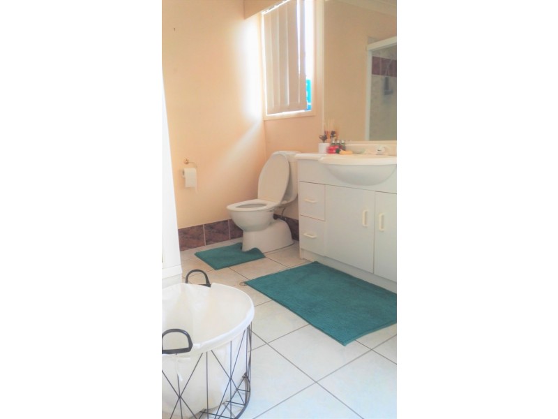 18/1 Warbler Parade, Varsity Lakes QLD 4227