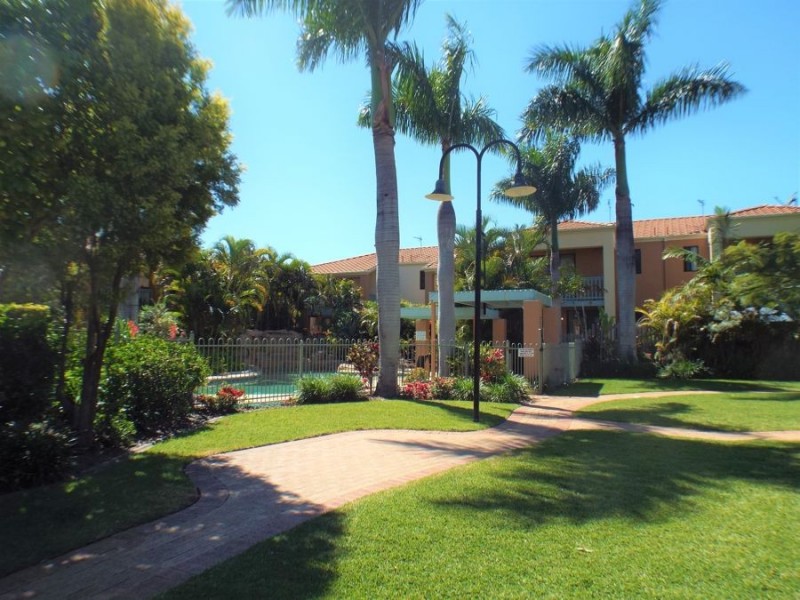 18/1 Warbler Parade, Varsity Lakes QLD 4227