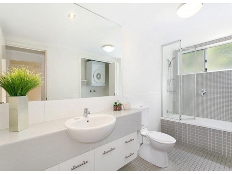 43/2 Campbell St, Toowong QLD 4066