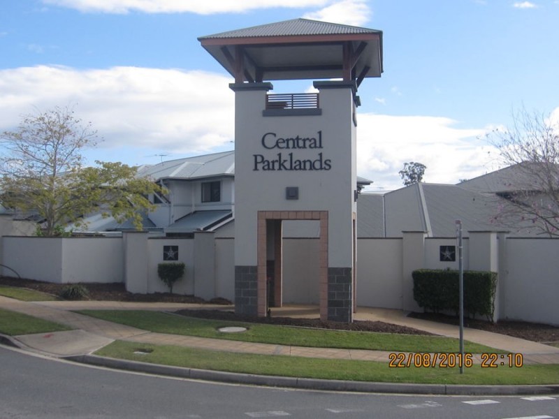 74 Greenway Cct, Mount Ommaney QLD 4074