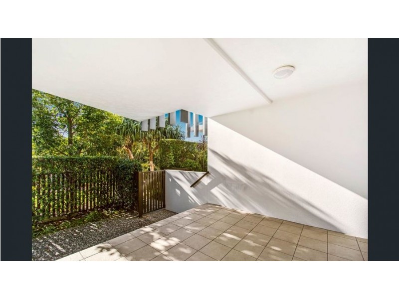 29/10 Grand Pde, Kawana Island QLD 4575