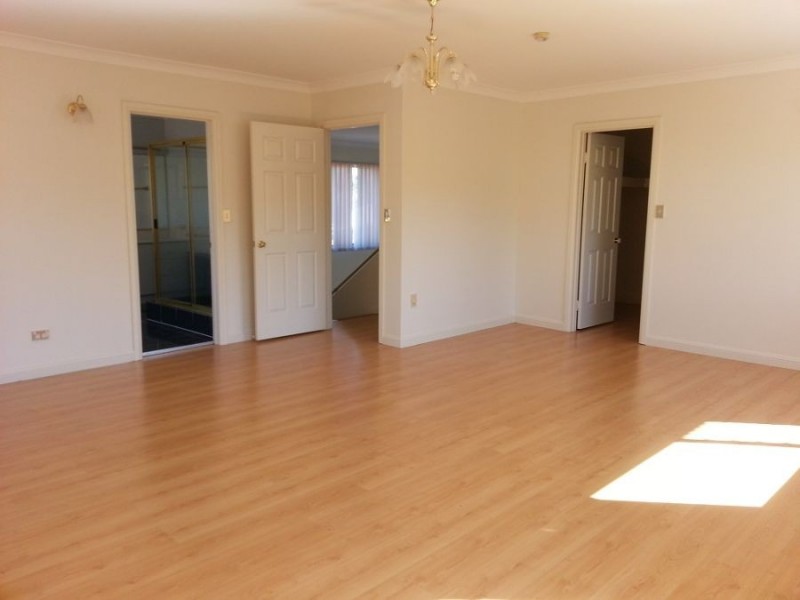 82 Lindfield Circuit, Robertson QLD 4109