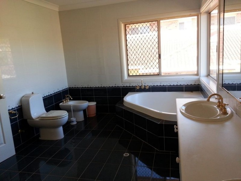 82 Lindfield Circuit, Robertson QLD 4109