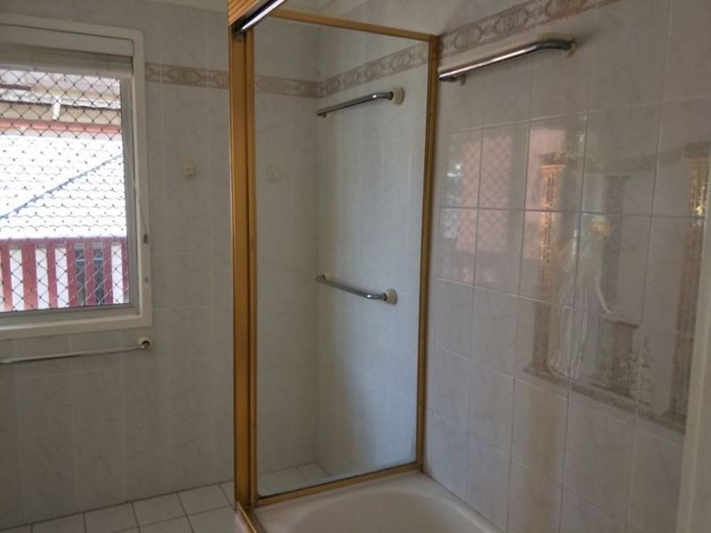 150 Chatswood Rd, Daisy Hill QLD 4127