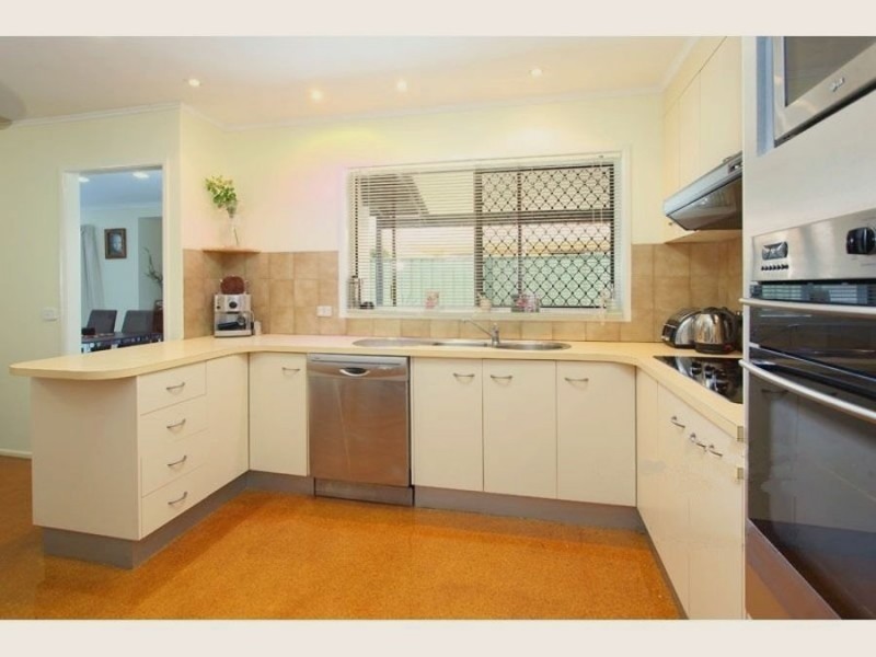 12 Dunstable St,, Macgregor QLD 4109