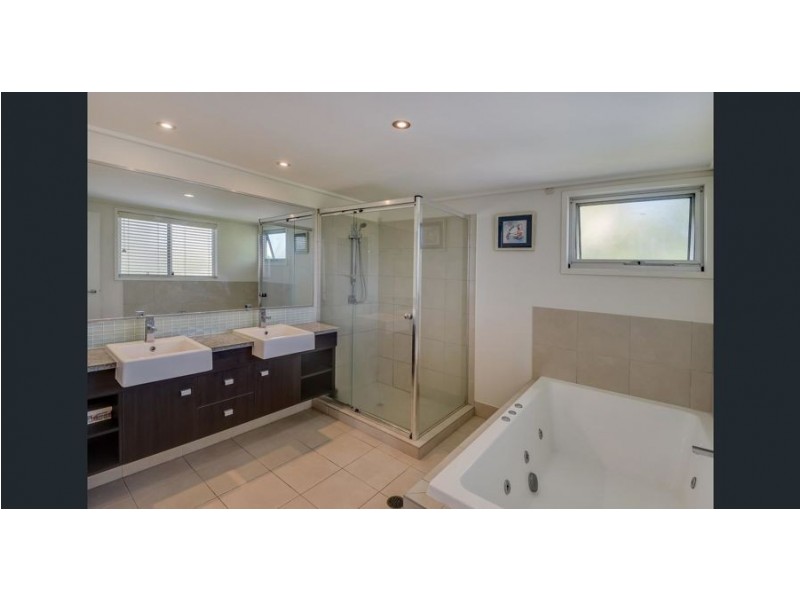 5/10 Grand Pde, Kawana Island QLD 4575