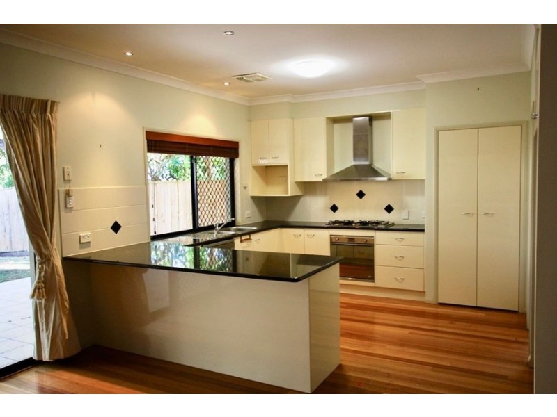 139A Carmody Rd, St Lucia QLD 4067