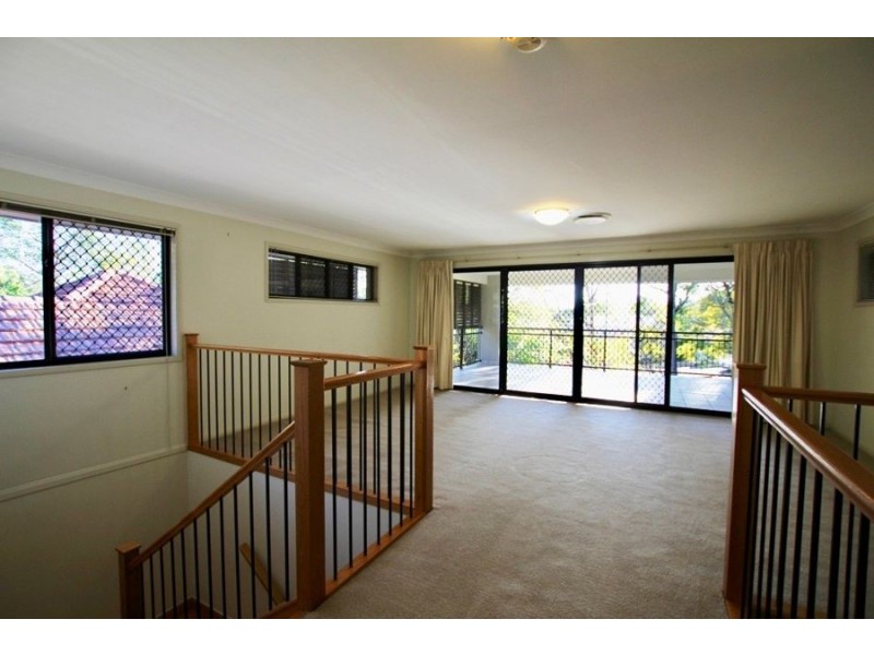 139A Carmody Rd, St Lucia QLD 4067