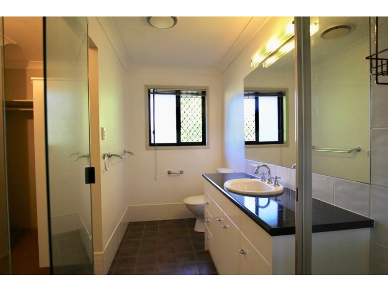 139A Carmody Rd, St Lucia QLD 4067