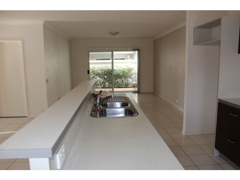 12 Central Ave, Mount Ommaney QLD 4074