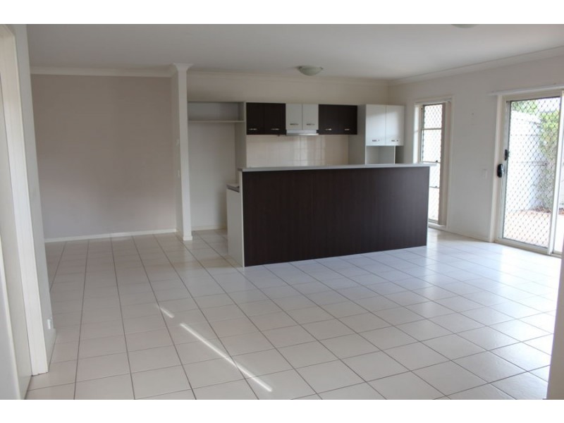 12 Central Ave, Mount Ommaney QLD 4074