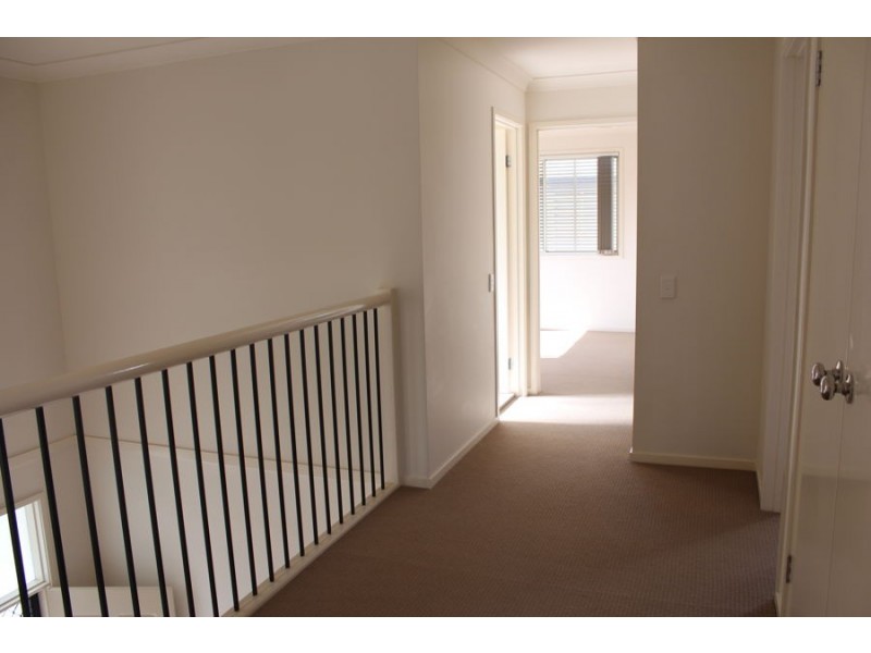 12 Central Ave, Mount Ommaney QLD 4074