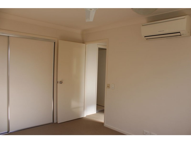 12 Central Ave, Mount Ommaney QLD 4074