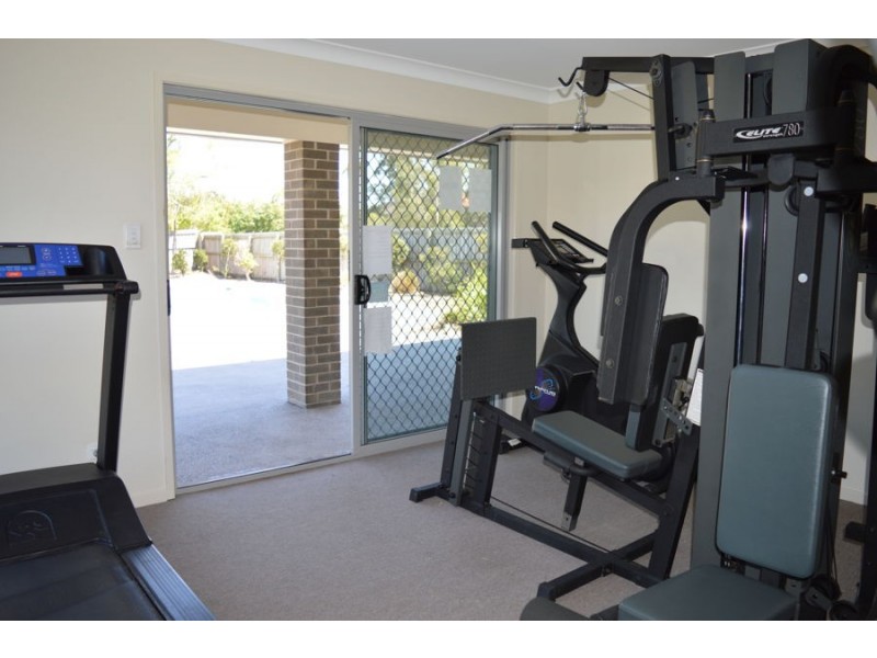 c 113 Castle Hill drive, Murrumba Downs QLD 4503