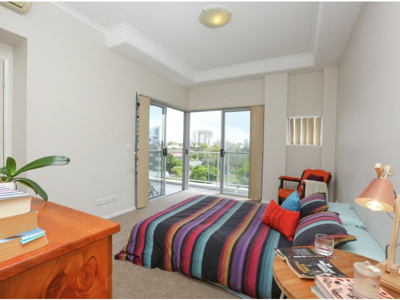 15/1 McNaughton St, Redcliffe QLD 4020