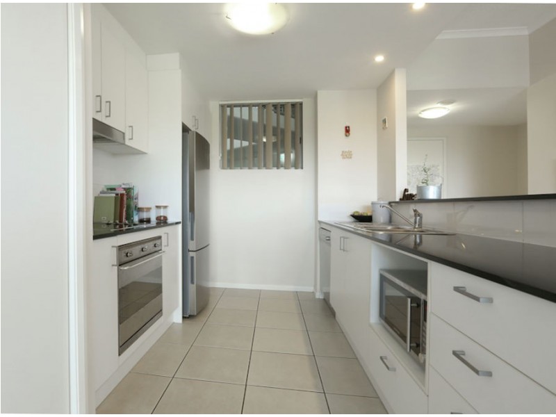 15/1 McNaughton St, Redcliffe QLD 4020