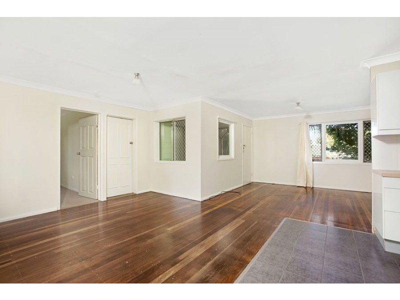 10 Fleur Street, Woodridge QLD 4114