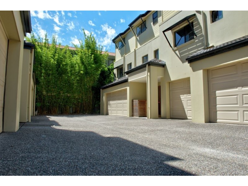 5/2 Tourangeau Crescent, Varsity Lakes QLD 4227