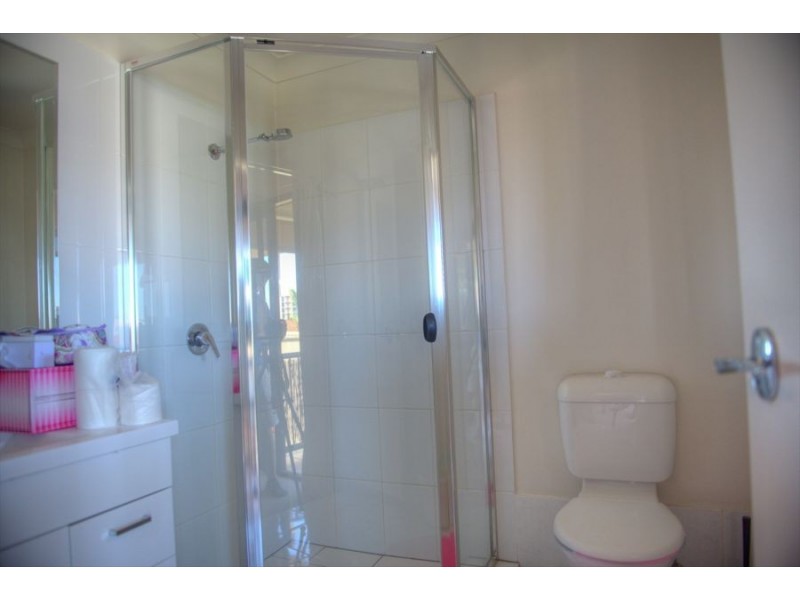 5/2 Tourangeau Crescent, Varsity Lakes QLD 4227