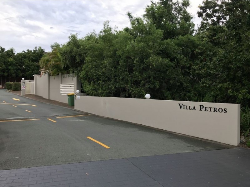74 Universal Street, Pacific Pines QLD 4211