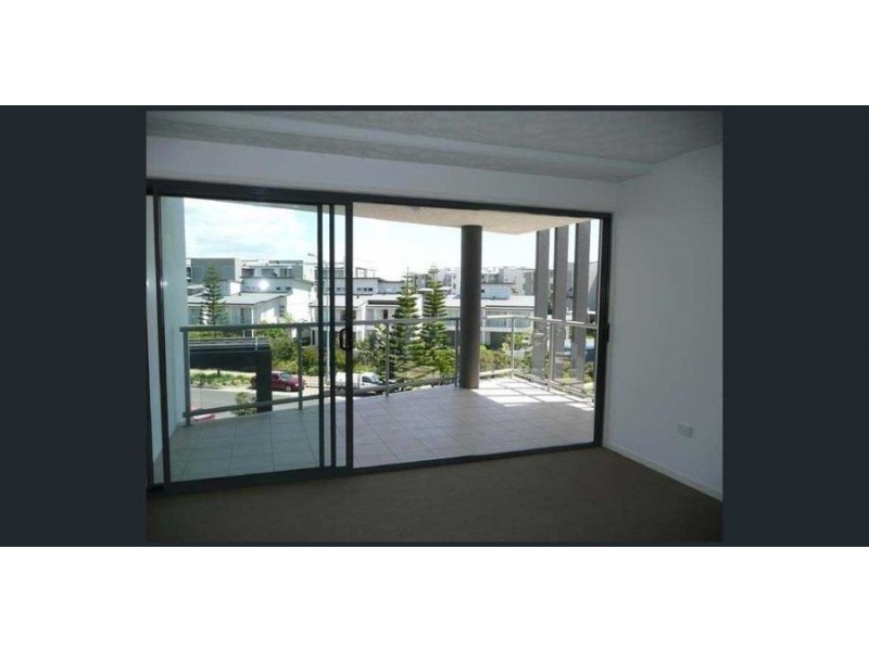 50/10 Grand Pde, Kawana Island QLD 4575