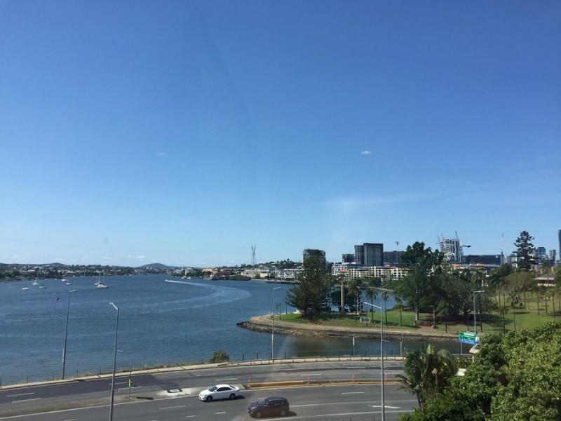 202 8 Hunt Street, Hamilton QLD 4007