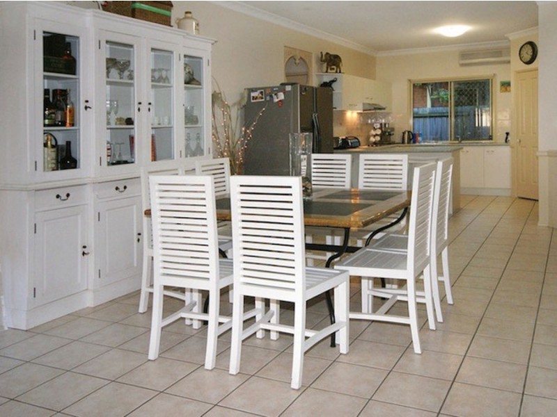 8 Trinity Close, Forest Lake QLD 4078