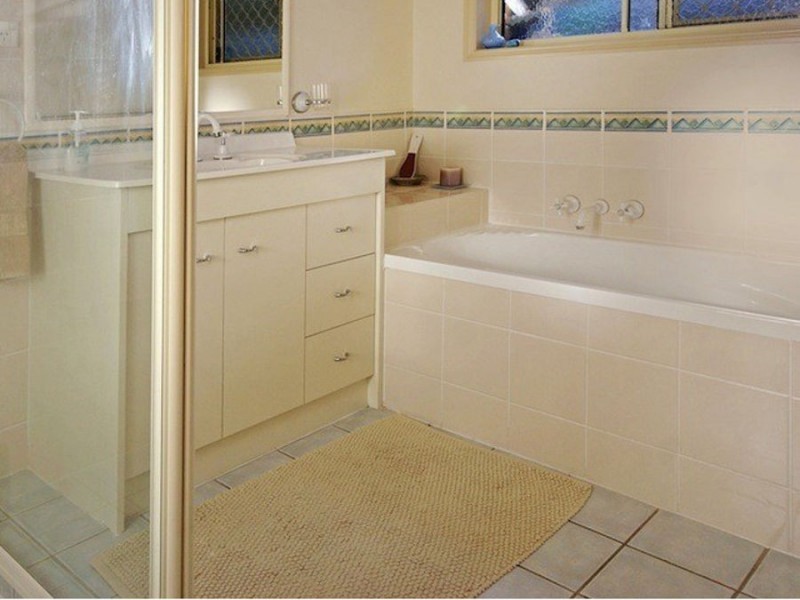 8 Trinity Close, Forest Lake QLD 4078