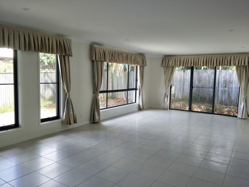 150B Chatswood Rd, Daisy Hill QLD 4127