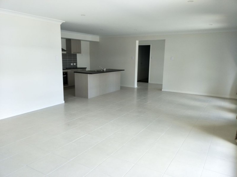 150B Chatswood Rd, Daisy Hill QLD 4127