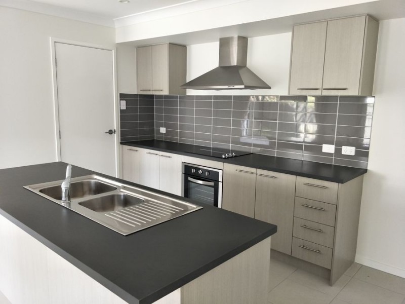 150B Chatswood Rd, Daisy Hill QLD 4127
