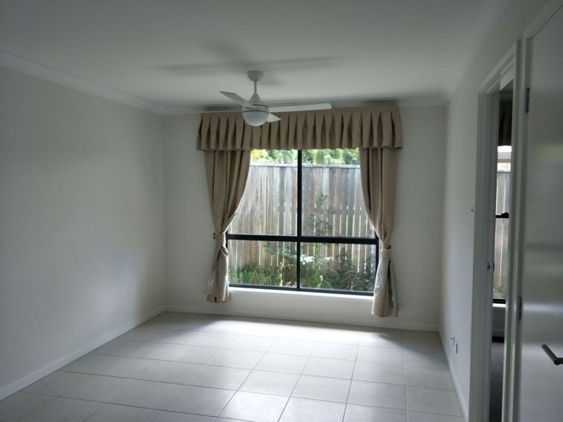 150B Chatswood Rd, Daisy Hill QLD 4127