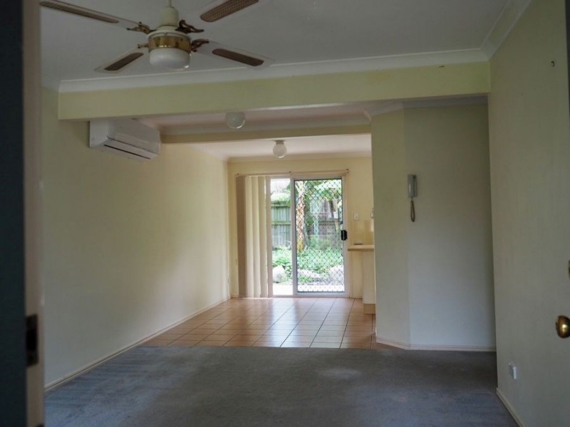 24 8 Honeysuckle Way, Calamvale QLD 4116