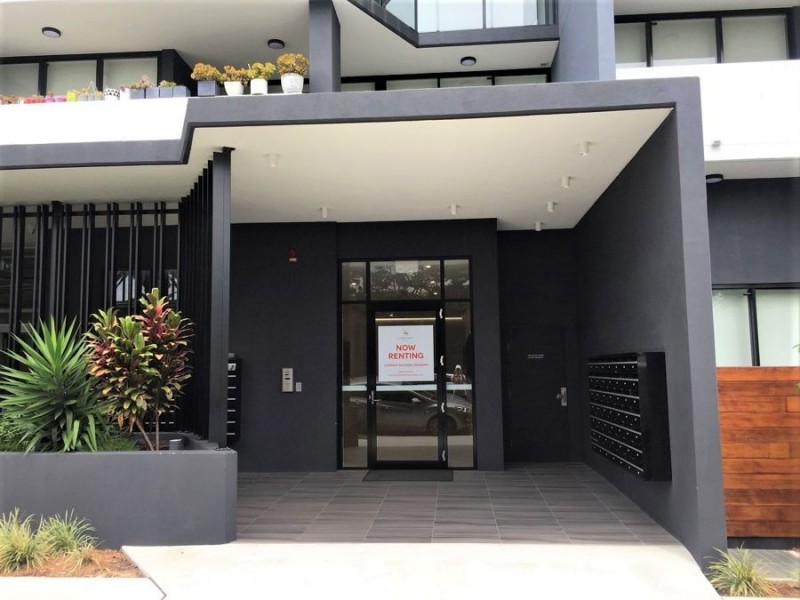 U303 8 Hunt Street, Hamilton QLD 4007