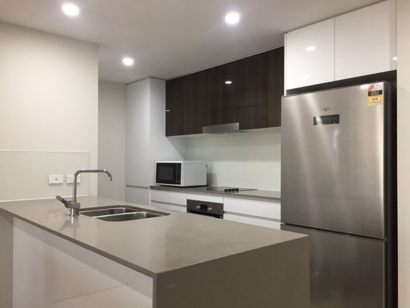 U303 8 Hunt Street, Hamilton QLD 4007