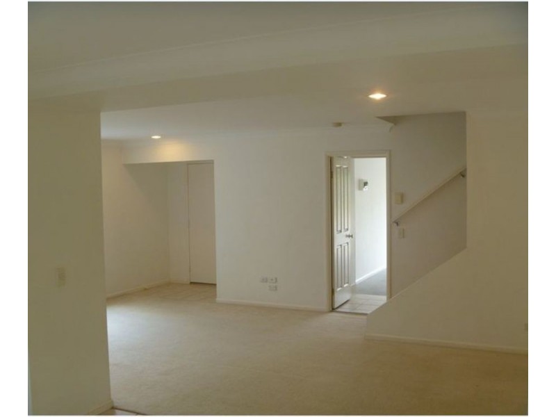 Unit 10/538 Warrigal Road, Eight Mile Plains QLD 4113