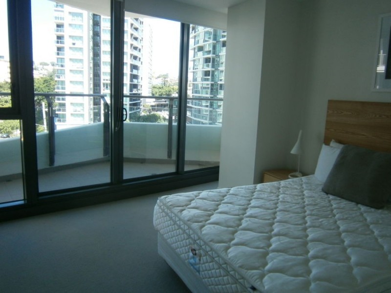 H–073 Harbour Road, Hamilton QLD 4007