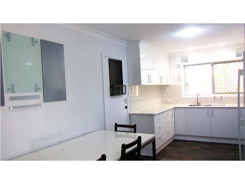 18 Bluegum Street, Macgregor QLD 4109