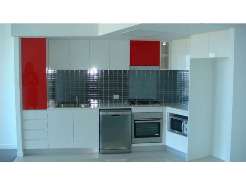 21705 5 Lawson Street, Southport QLD 4215