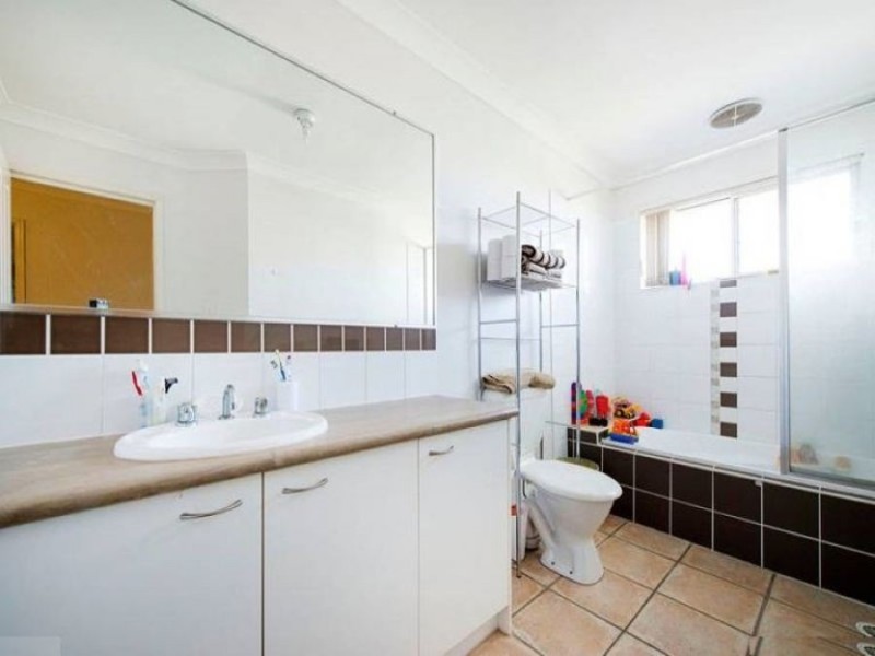 17/1 Daintree drive, Parkinson QLD 4115