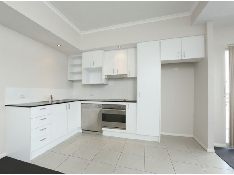 28/1 McNaughton St, Redcliffe QLD 4020