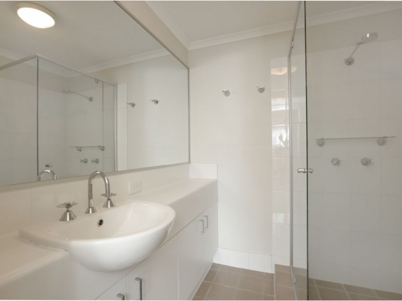 28/1 McNaughton St, Redcliffe QLD 4020