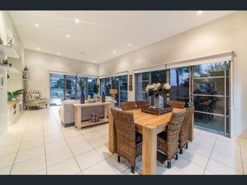2809 Gracemere Circuit East, Hope Island QLD 4212