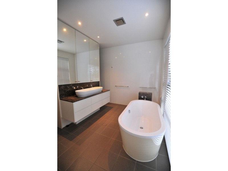 2809 Gracemere Circuit East, Hope Island QLD 4212